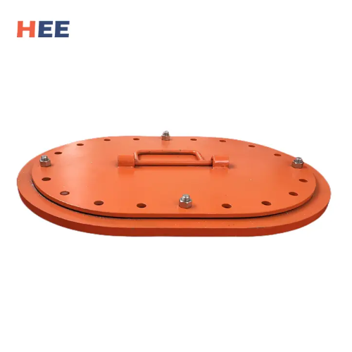 Escotilla elevada frente a trampilla al ras: diferencias clave en aplicaciones marinas